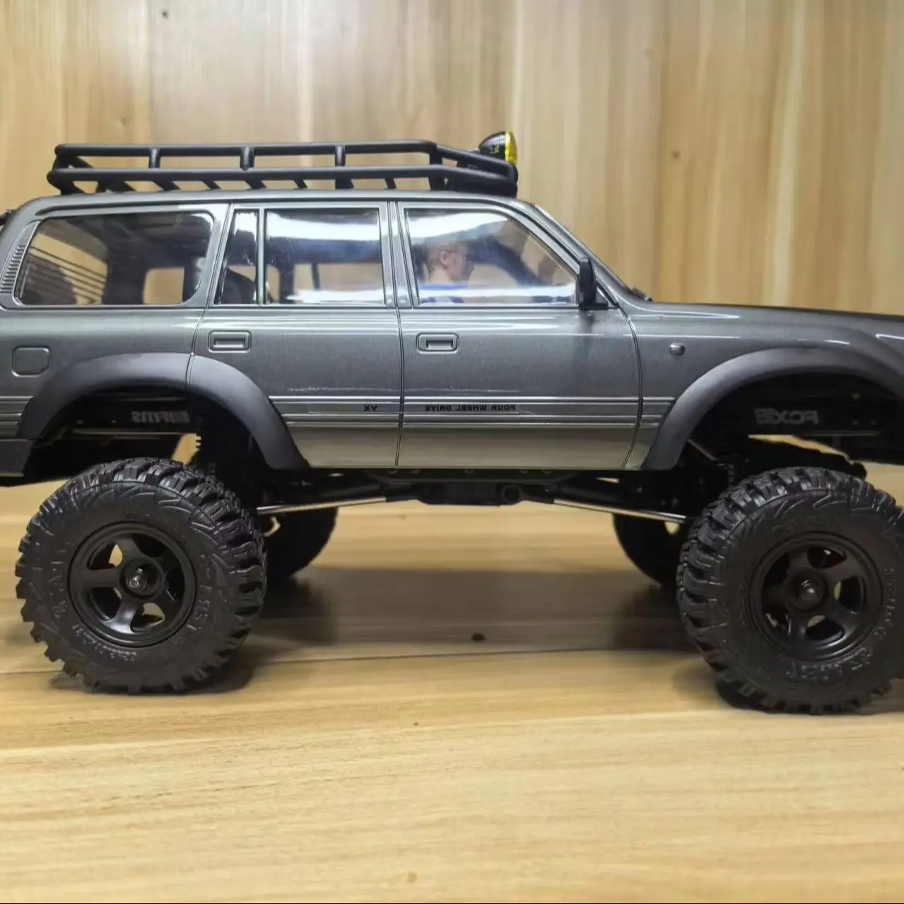 FMS LC 80 LC-80 LC80 랜드 크루저 1:18 크롤러 크리스마스 선물 RC 자동차