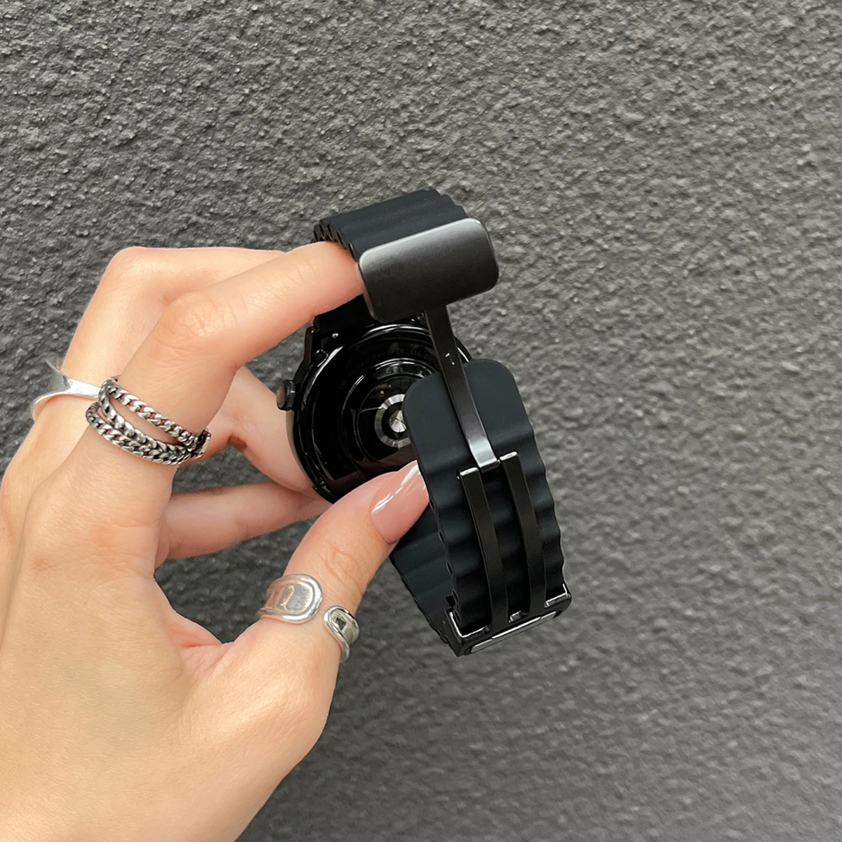 Ocean Silicone Adjustable Loop Strap – Durable and Stylish Watchband Accessory