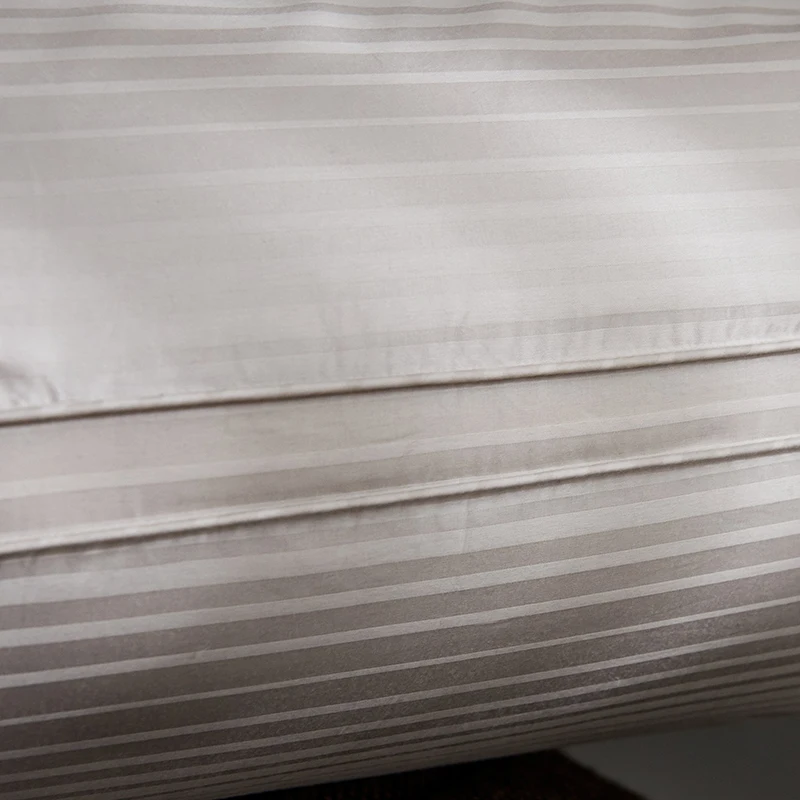 Cuscino In Piuma D'Oca Morbido 50x66 Cm - Bianco Righe, Sostegno Perfetto Per Dormire Bene
