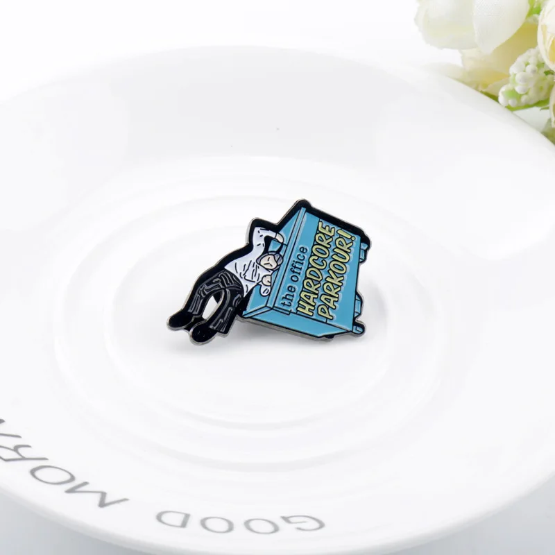 Chic Office TV Show-Inspired Enamel Pin Brooch for Women - Stylish Lapel Pin Badge for Backpacks & Clothing, Perfect Fashion Jewelry Gift for Fans