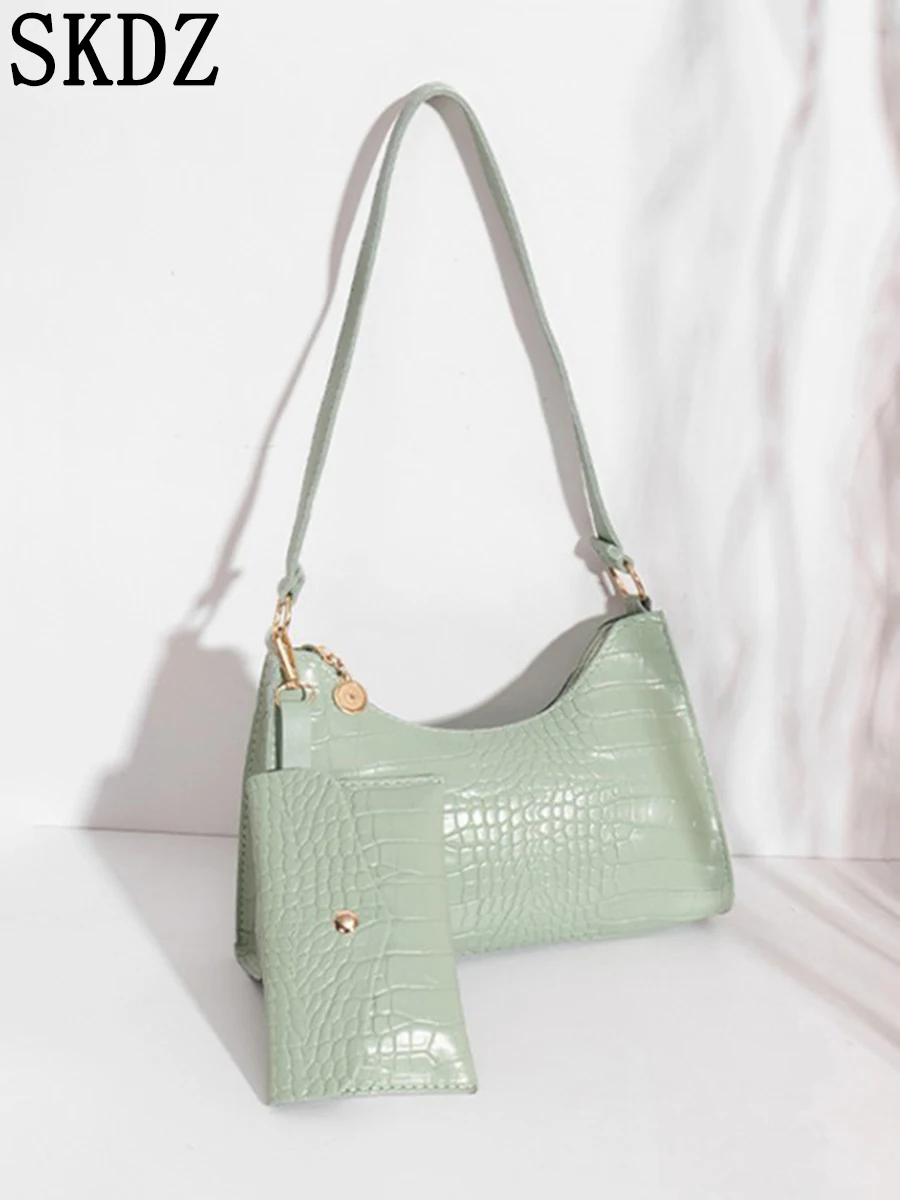 

2Pcs Embossed Shoulder Bag With Wallet Solid Pattern Underarm Bag 2023 New Fashion Women's Handbag