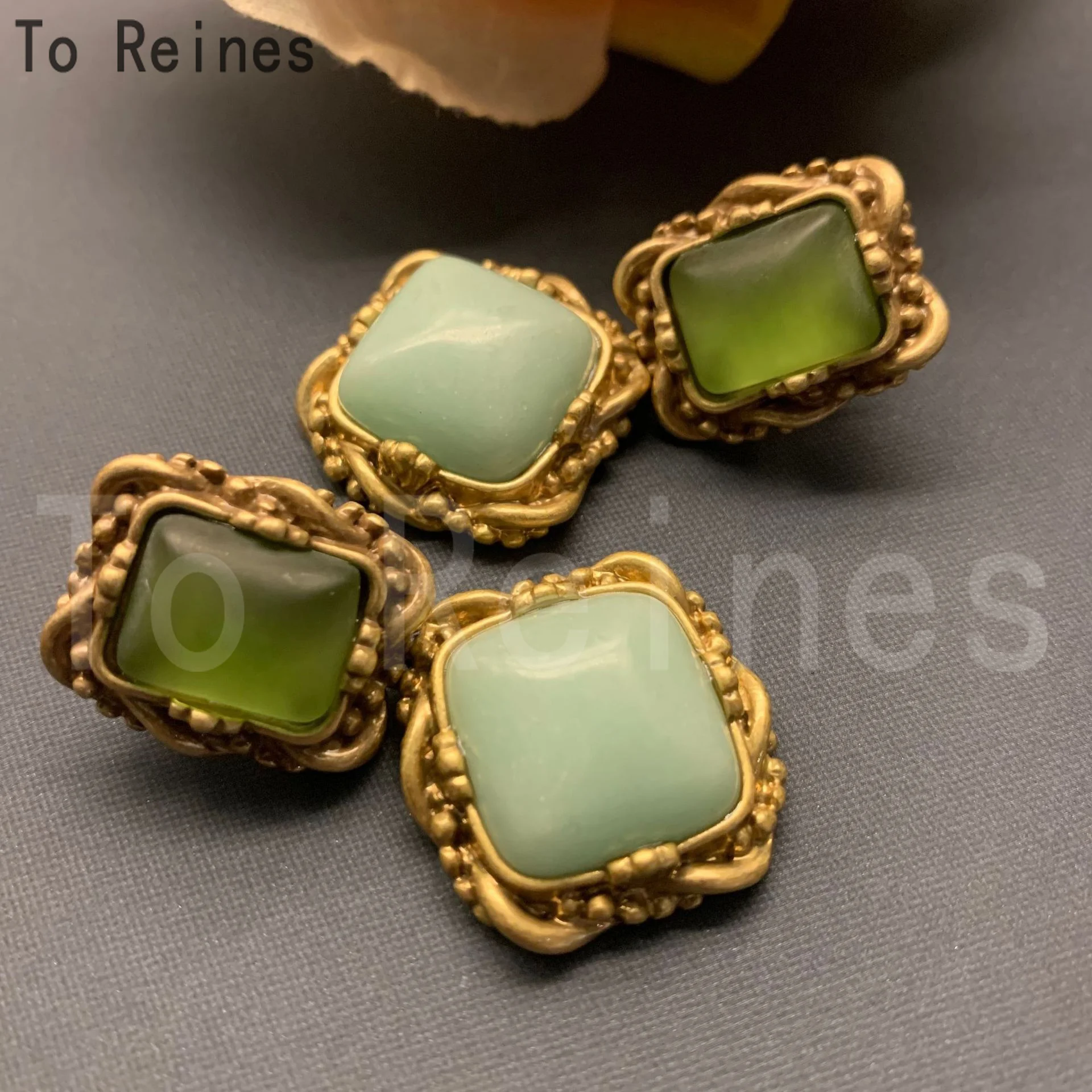 

To Reines Women Banquet Earrings Jewelry Square Shape Emerald Gemstone Stud Earrings for Woman Wedding Party Gift Accessories