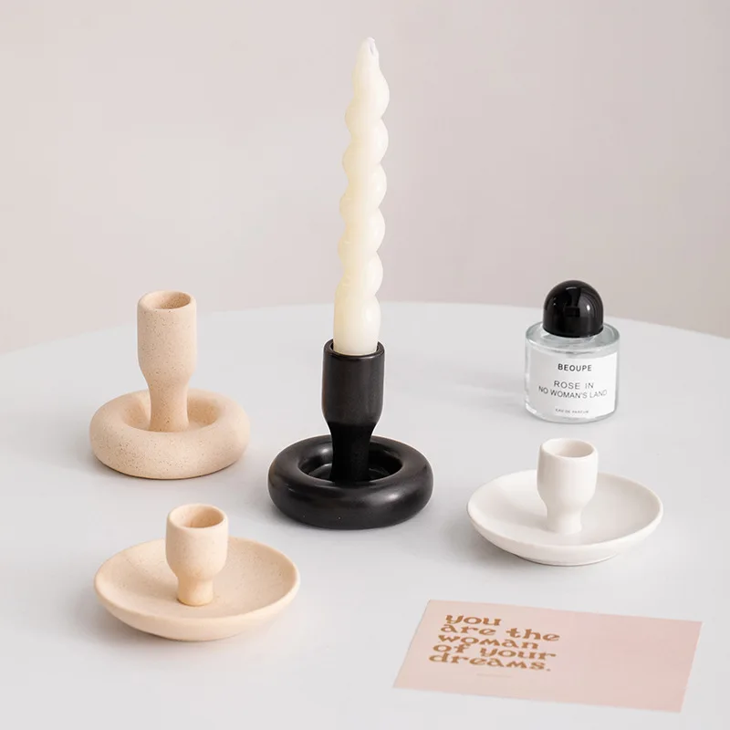 

Novelty Ceramic Minimalist Ceramic Candlestick Decorations Home Living Room Accessories Candlestick Wedding Scene Decors Props