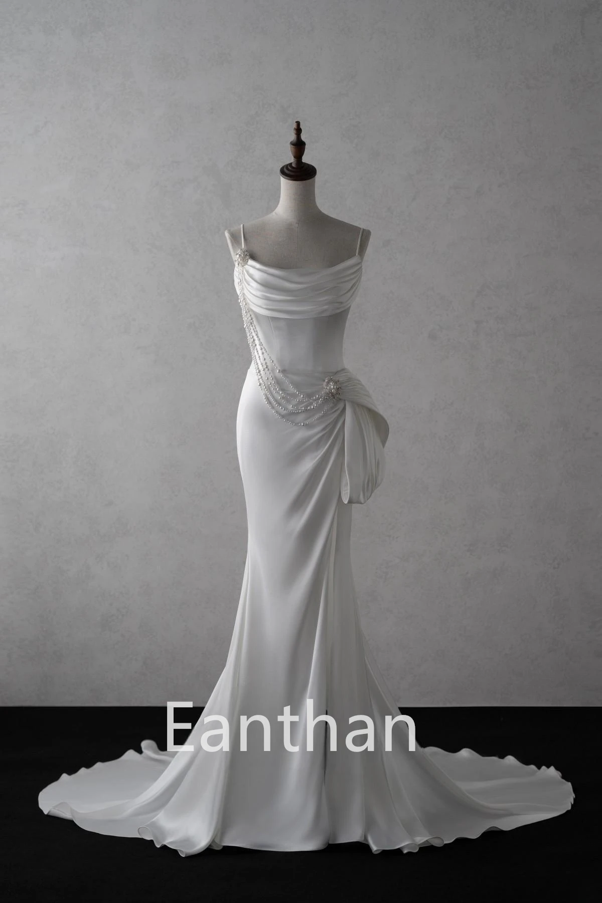 

New Sheath Wedding Dresses Pearls Tiny Straps Sleeveless Bridal Dress Lace-up Back Bow High Split Pleated Satin Bride Gowns