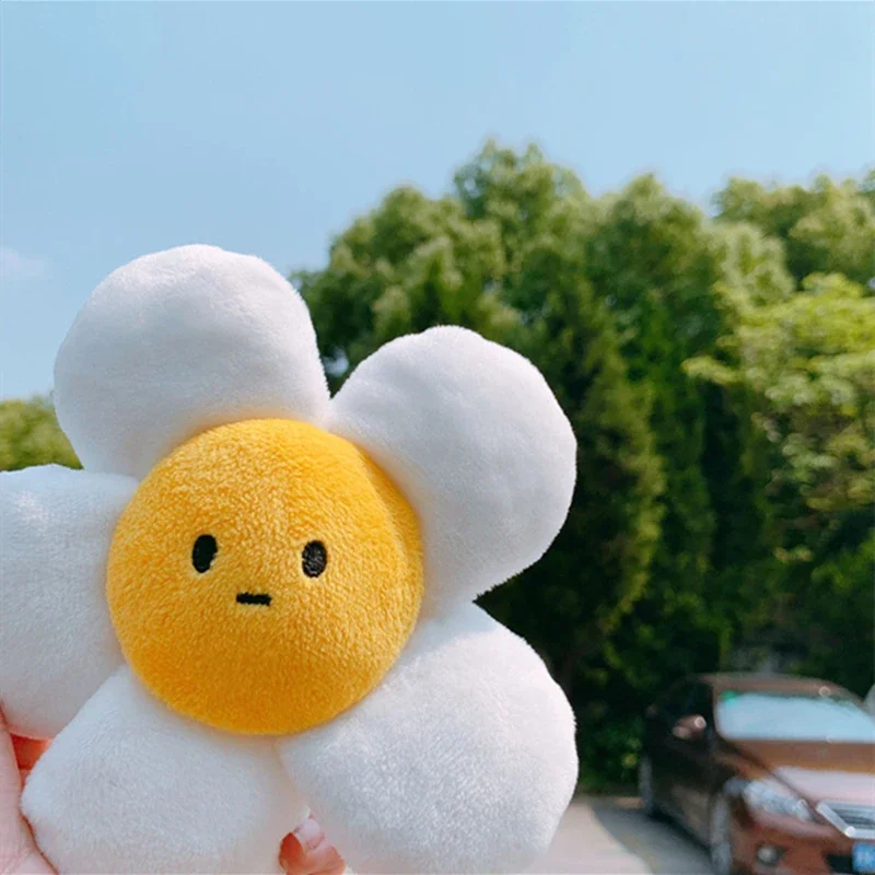 Cute Sun Flower Plush Keychains New Fluffy Charm Sunflower Key Ring on Bag Women Ladies Bag Pendant Accessories Keyring Gift