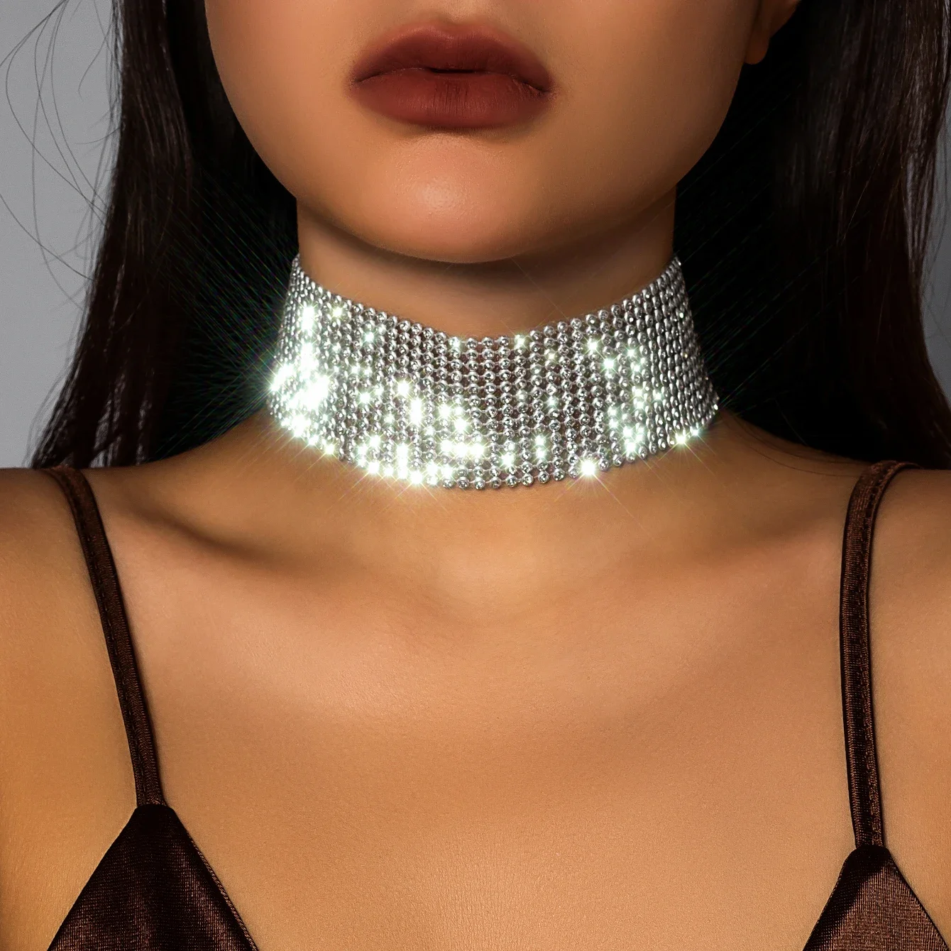 

Sparkling Silver Color Crystal Collar Choker Necklace for Women Bridal Goth Rhinestone Clavicle Chain Elegant Jewelry