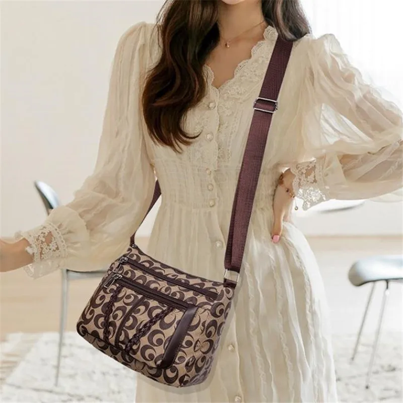 Stylish Women's Crossbody Bag - Spacious Multi-Layered Design with Adjustable Comfort Straps