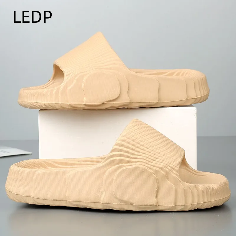 

Slippers for Men Fashion Couple Non-slip Shoes Platform Outdoor Casual Beach Flats Bathroom Men Jelly Slippers New In Summer