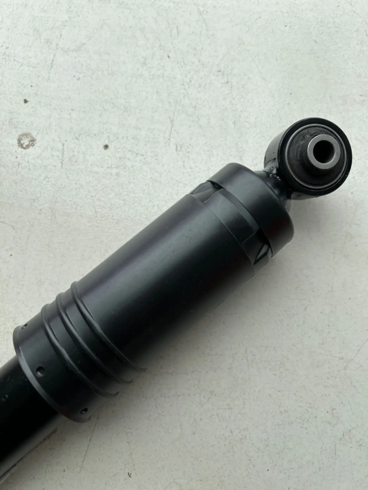 Changan CS75 1.8T 용 1PCS 후면 충격 흡수 장치