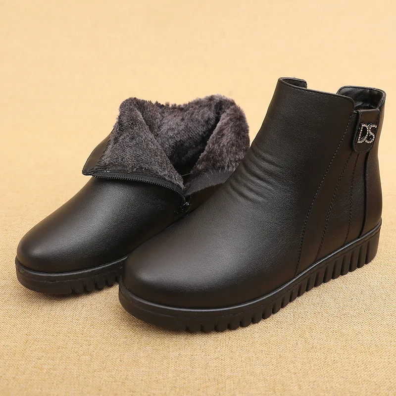 Winter Shoes women's genuine leather ankle flat boots Casual Comfortable Warm Woman Snow Boots mother Cotton boots