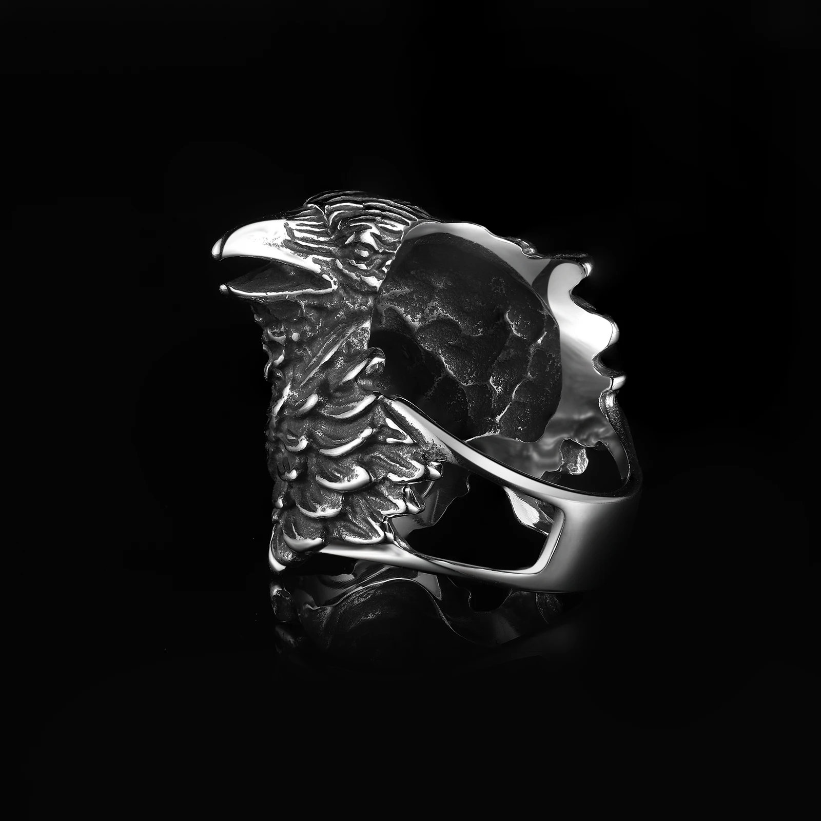 Desenho do Odin: O Anel de Corvos Entrelaçados que Conecta Mitologia e  Identidade Nórdica, image size:1600x1600