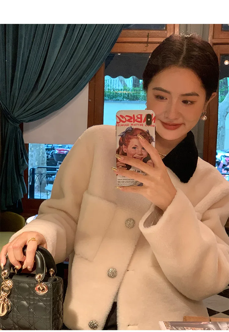 Small Fragrant Sheep Shearing Temperament In Autumn and Winter Ladies Wool One Female Contrast Fur Short Coat Lapel Silhouette