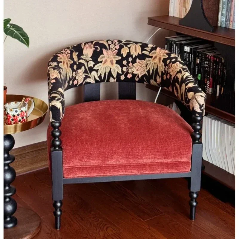 French Retro Solid Wood Lounge Chair Medieval Style Leisure Fabric Single Sofa Designer Lazy Chair for Living Room Study
