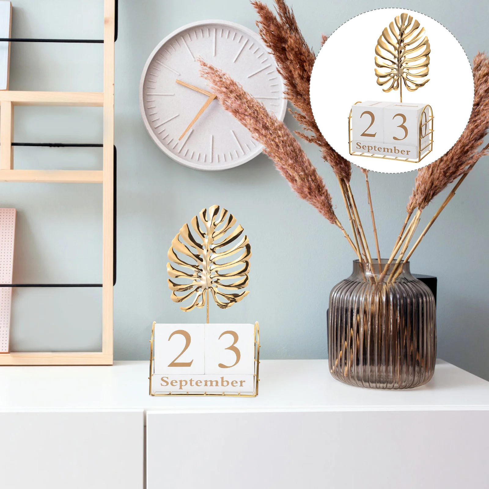 

Garneck Wooden Block Perpetual Desk Calendar with Metal Palm Leaf Sculpture and Flip Calendar Pages for Tropical Themed Parties