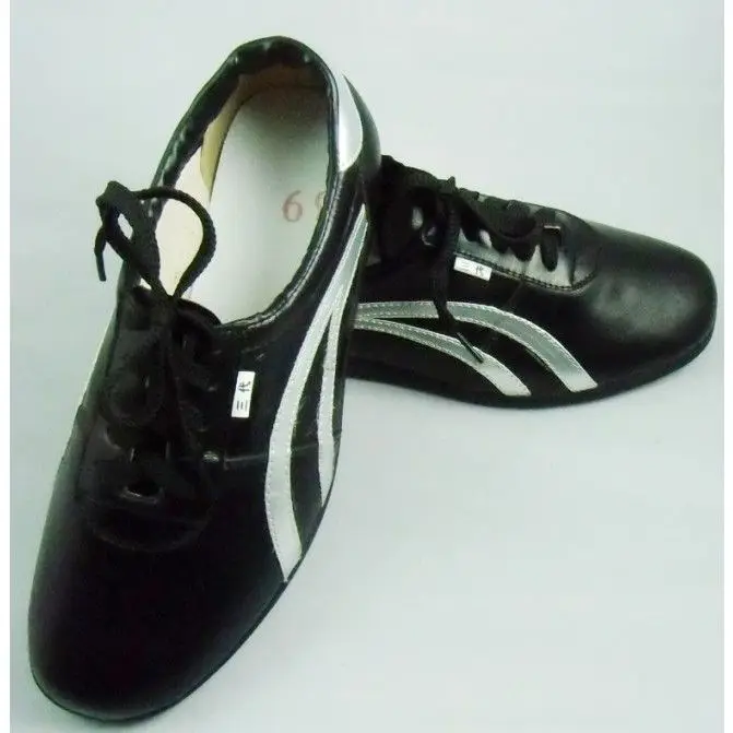 Classic Brand Martial Arts Shoes Mens Womens Black White Tai Chi Shoes Designer Sneakers Couples Unisex Brand