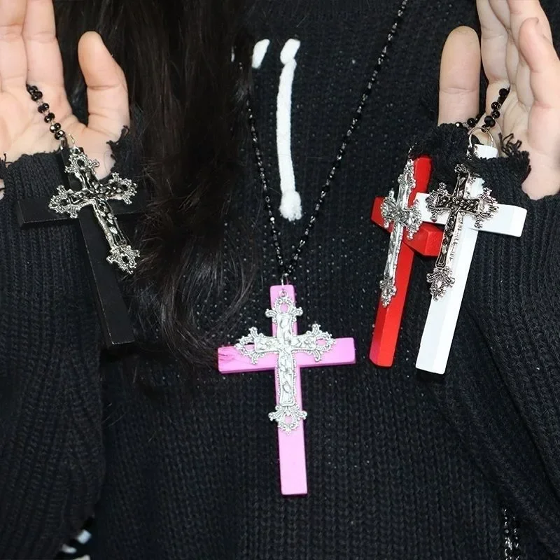 Gothic Punk Large Wood Cross Pendant Necklace Y2k 3D Relief Flower Metal Cross Double Pendant Necklace Jewelry Gifts Accessories