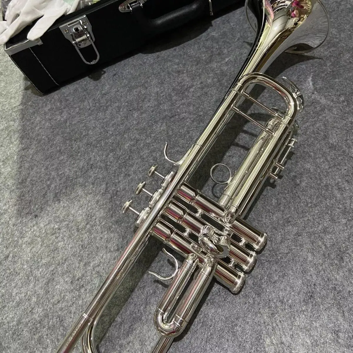 New Silver Plated Trumpet YTR-8335GS B Flat Professional Performance Trumpet