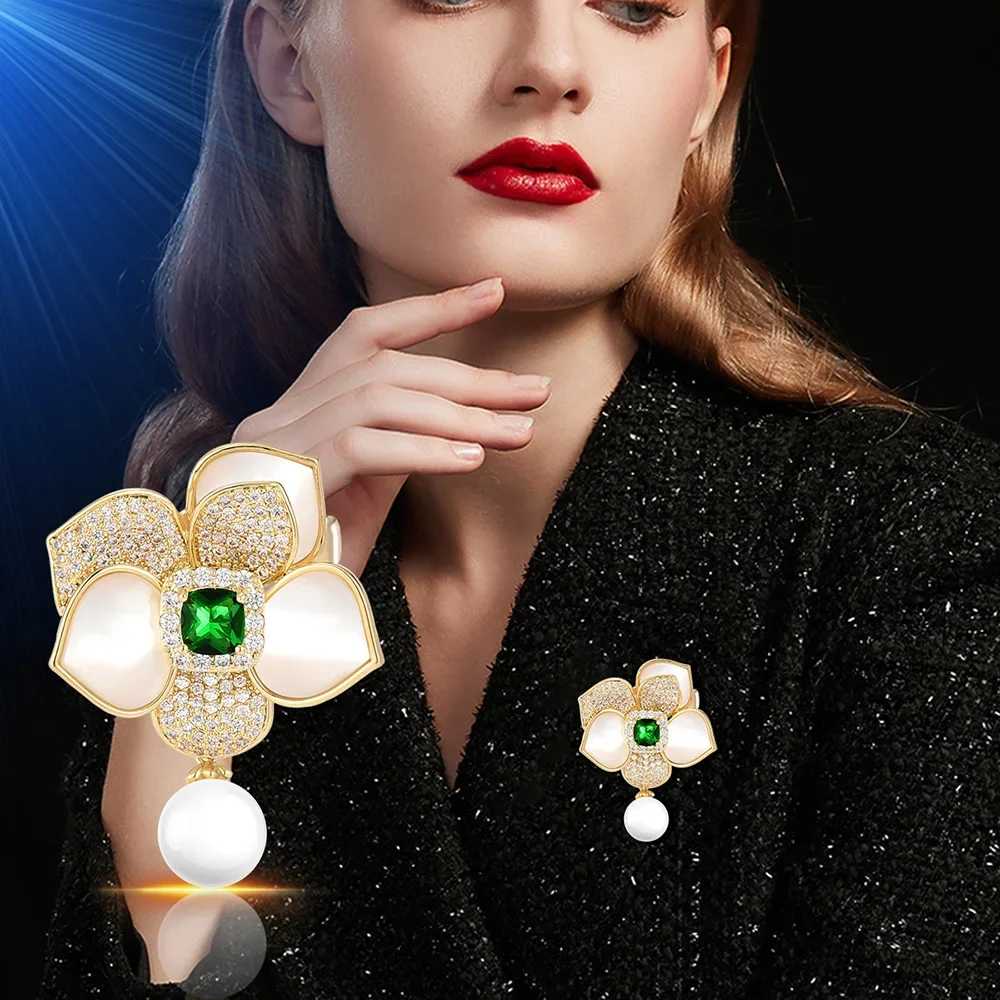 

Women Men Vintage Middle Design Flower Full Crystal Brooches Badges Classic Retro Floral Rhinestone Party Banquet Pins