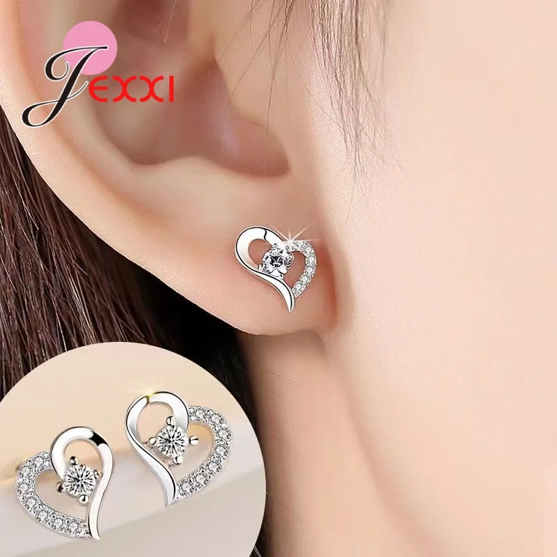 طقم إكسسوار فضي بتصميم قلب ناعم