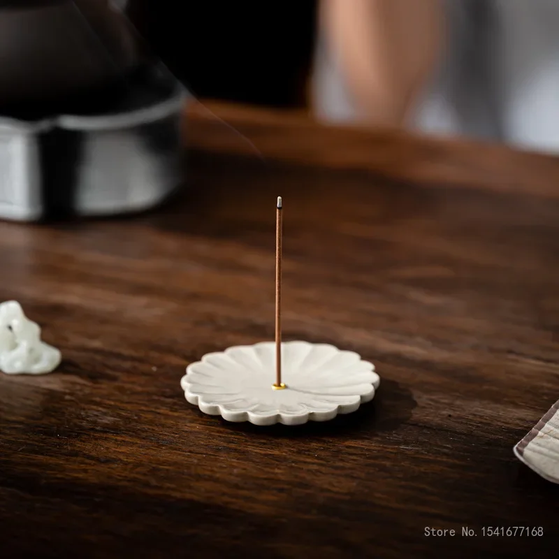 Creative Ceramic Small Incense Holders, Household Indoor Zen, Sleeping Incense Stove, Sandalwood Burner, Flower Shape Plate, 1Pc