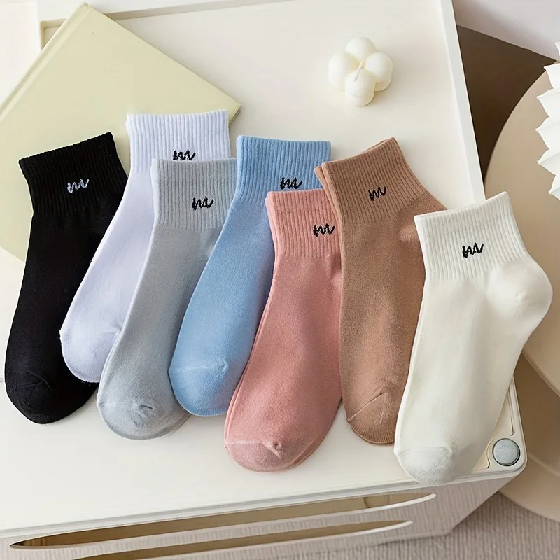 5 Paar Socken mit Buchstabendruck, bequeme und atmungsaktive Sport-Kurzsocken, Damenstrümpfe und Strumpfwaren, weiche und bequeme All-Match-Kurzsocken – Detail 8