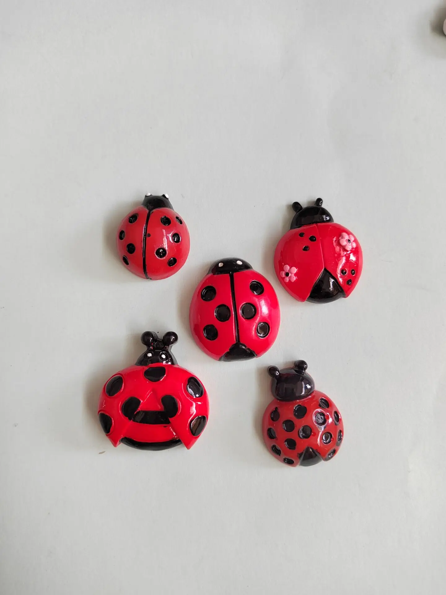 

Resin Red Ladybug Embellishments Flat Back Cabochon For Scrapbooking DIY Hair Bow Decoration Crafting Supplies