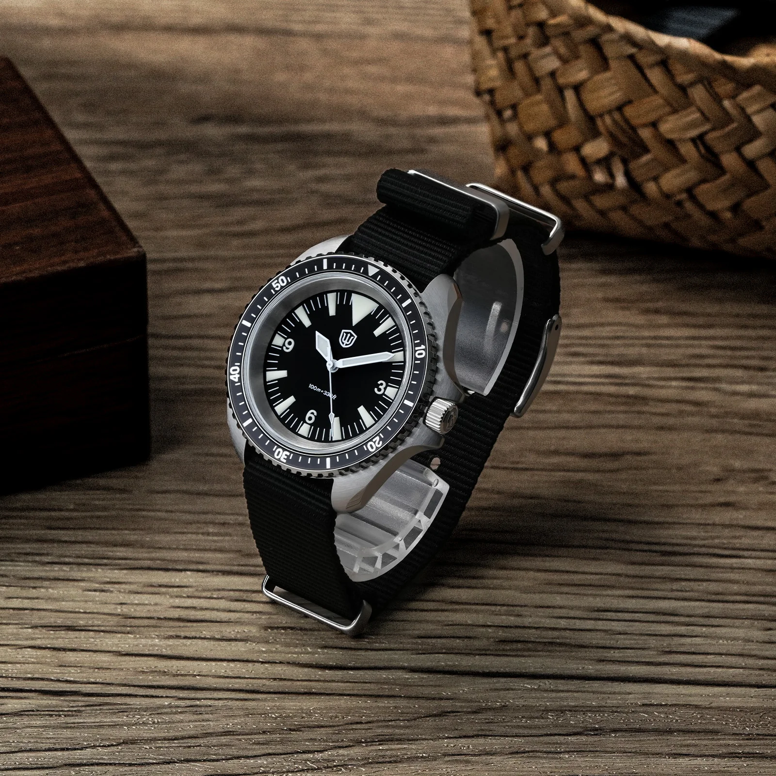 Watchdives WD1980 V2 腕時計 VH31 スイープ秒ムーブメント