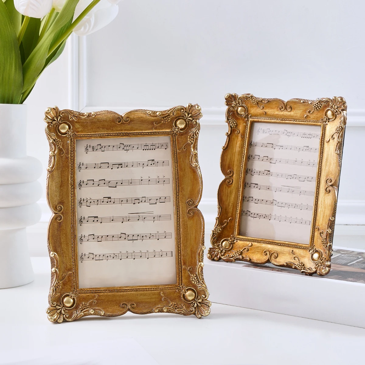 1PC, European retro golden lace decorated photo frame, with a sheet of staff photo paper inside