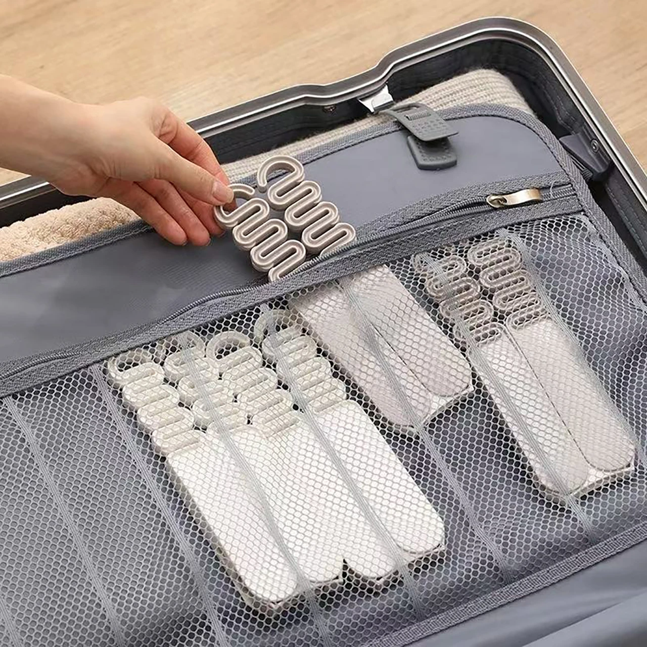 Folded Travel Clothes Hanger Portable Non-Slip Storage Rack Space-Saving Underwear Drying Rack Wardrobe Organizer Holder