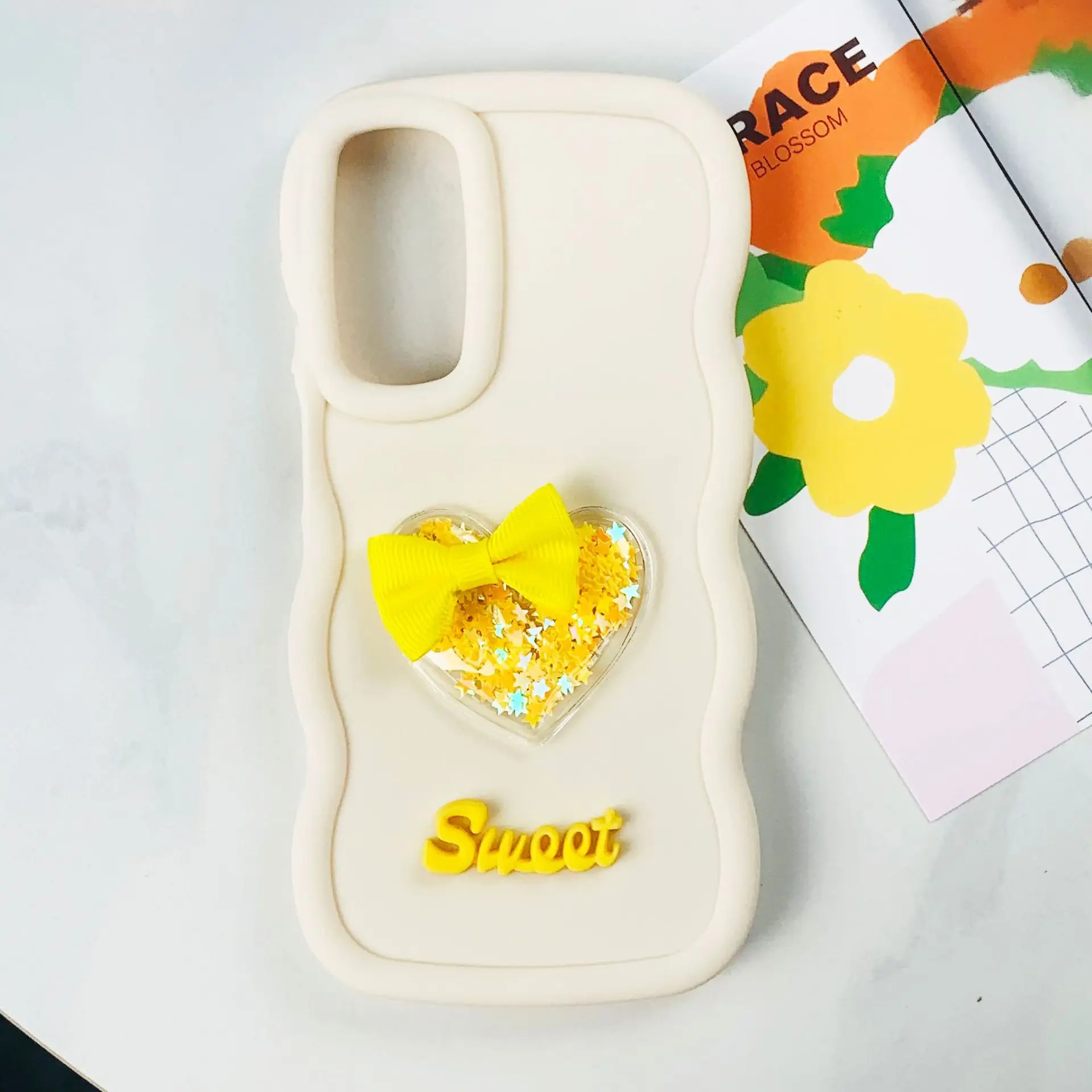 Charming 3D Quicksand Heart Bow Silicone Phone Case