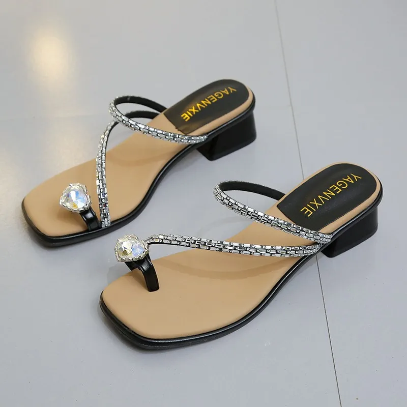 

Женские однотонные шлепанцы с украшением в виде сердечек, летняя Нескользящая Уличная обувь на плоской подошве с квадратным носком и стразами, 2024