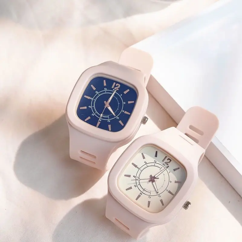 

2023 New Fashion Women Men Watch Mens Womens Watches Luxury Classic Retro Casual Big diamond Wristwatches