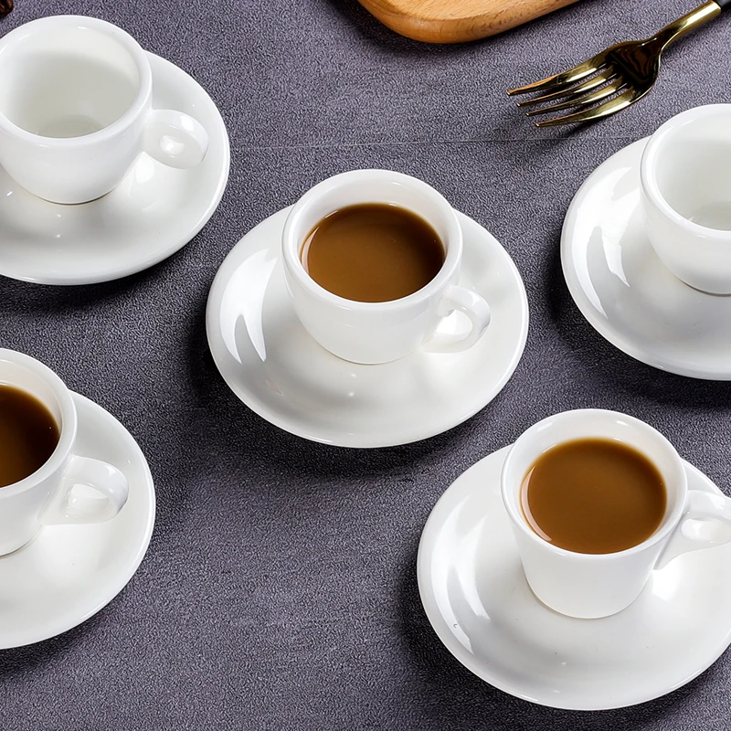 Mini tasse à café en céramique avec dessous de verre et cuillère