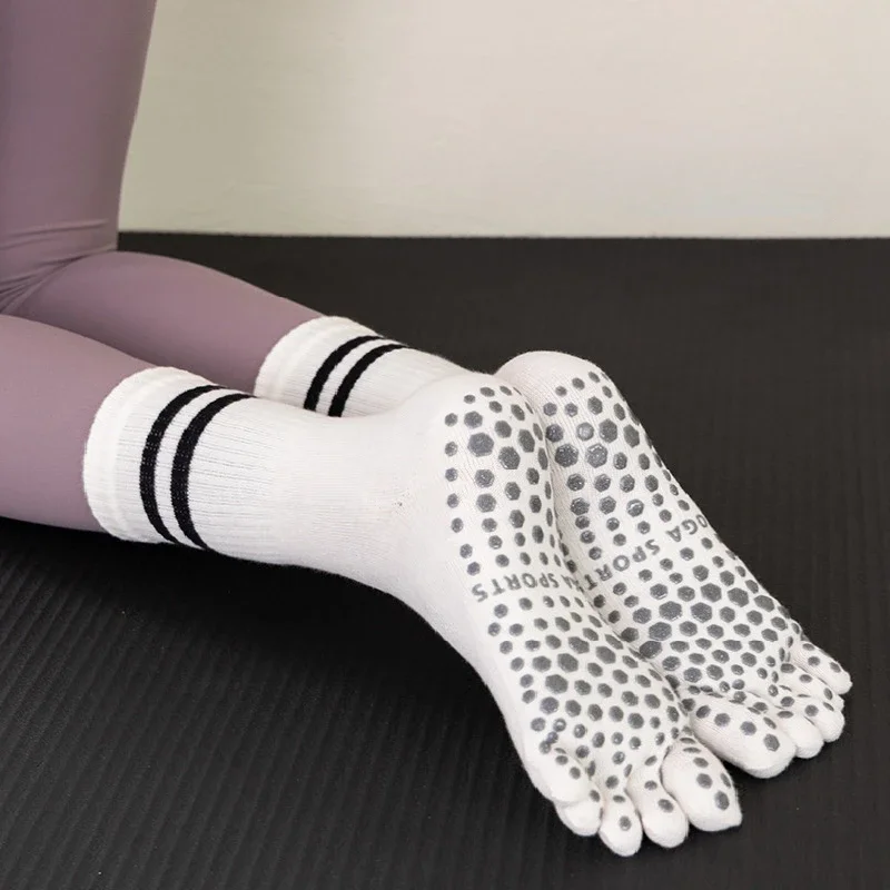 

Five Toes Pilates Socks Women Casual Striped Silicone Anti-slip Yoga Socks Professional Cotton Indoor Floor Dance Sports Socks