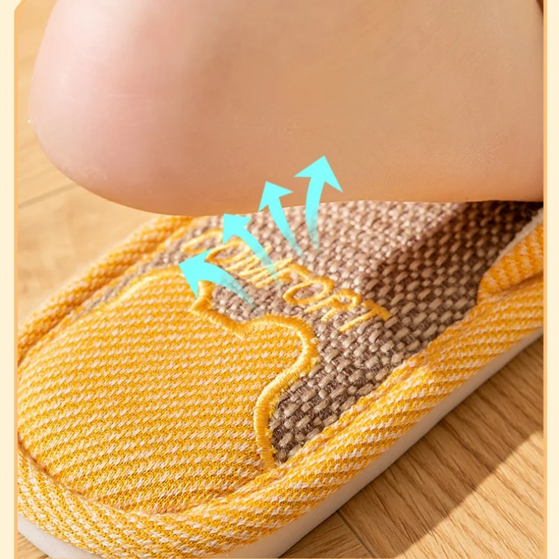Four Season Adult Home Linen Slippers Women Cute Bear Soft Thick Bottom Sandals Couples Indoor House Anti-Slip Breathable Slides 6