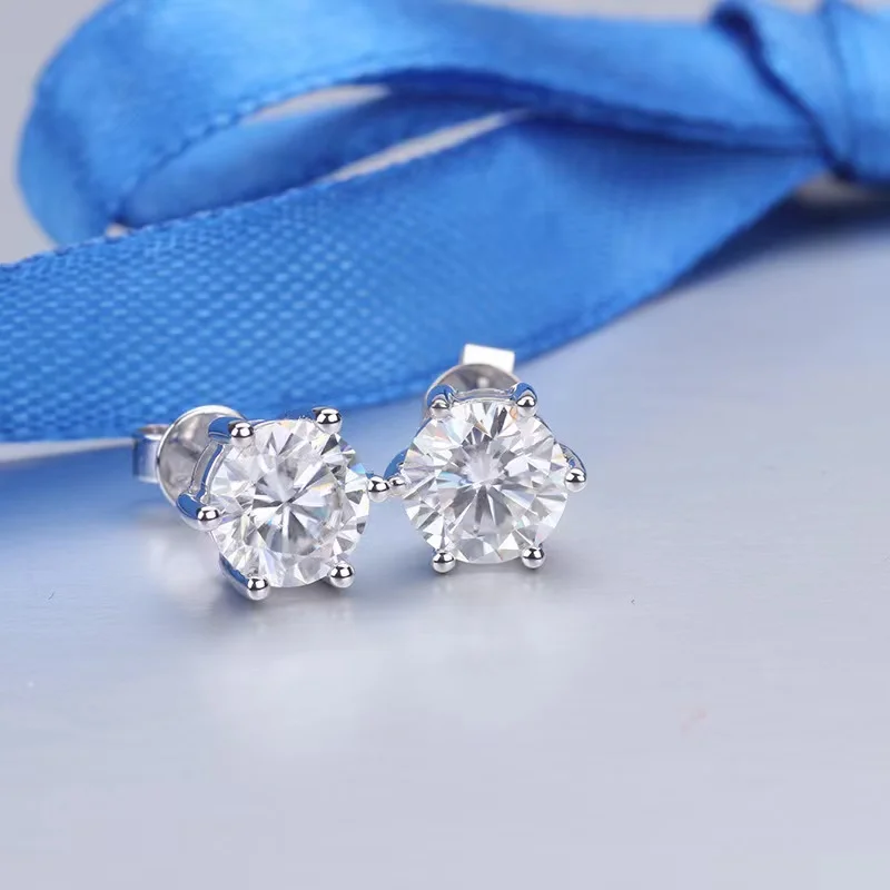 

Trendy S925 Silver 0.5-1ct D Color VVS1 Moissanite Stud Earrings for Women Jewelry 6 Prong Plated White Gold Ear Studs Gift