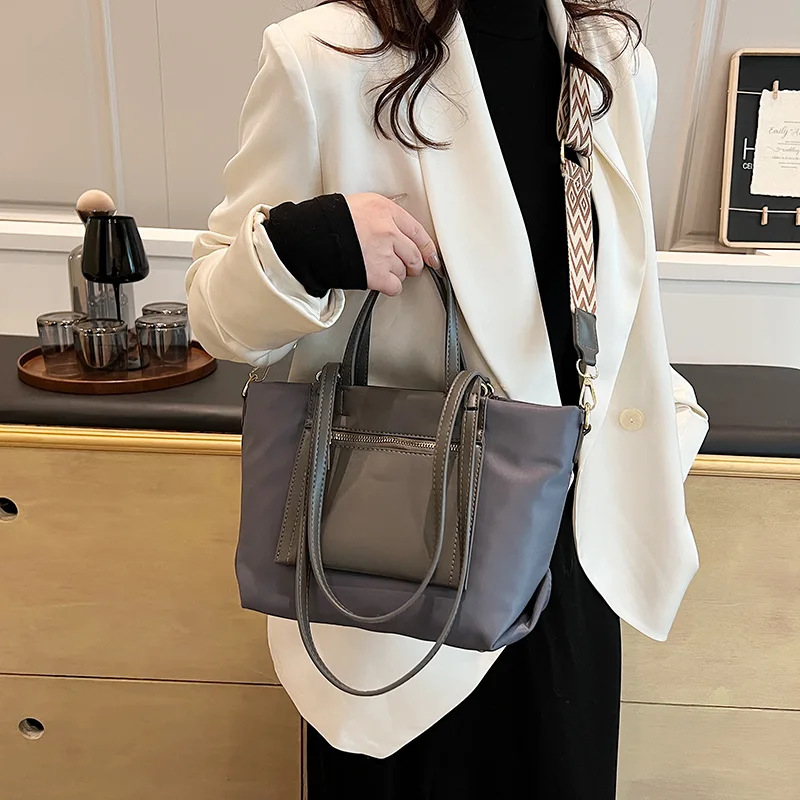 New Trend Portable Large Capacity Single Shoulder Tote Bag Fashion Nylon Waterproof High Quality Casual Classic Crossbody Bag