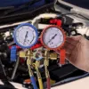 The refrigerant AC level gauge kit is packaged in a cardboard box and features a large knob that is easy to grip 4