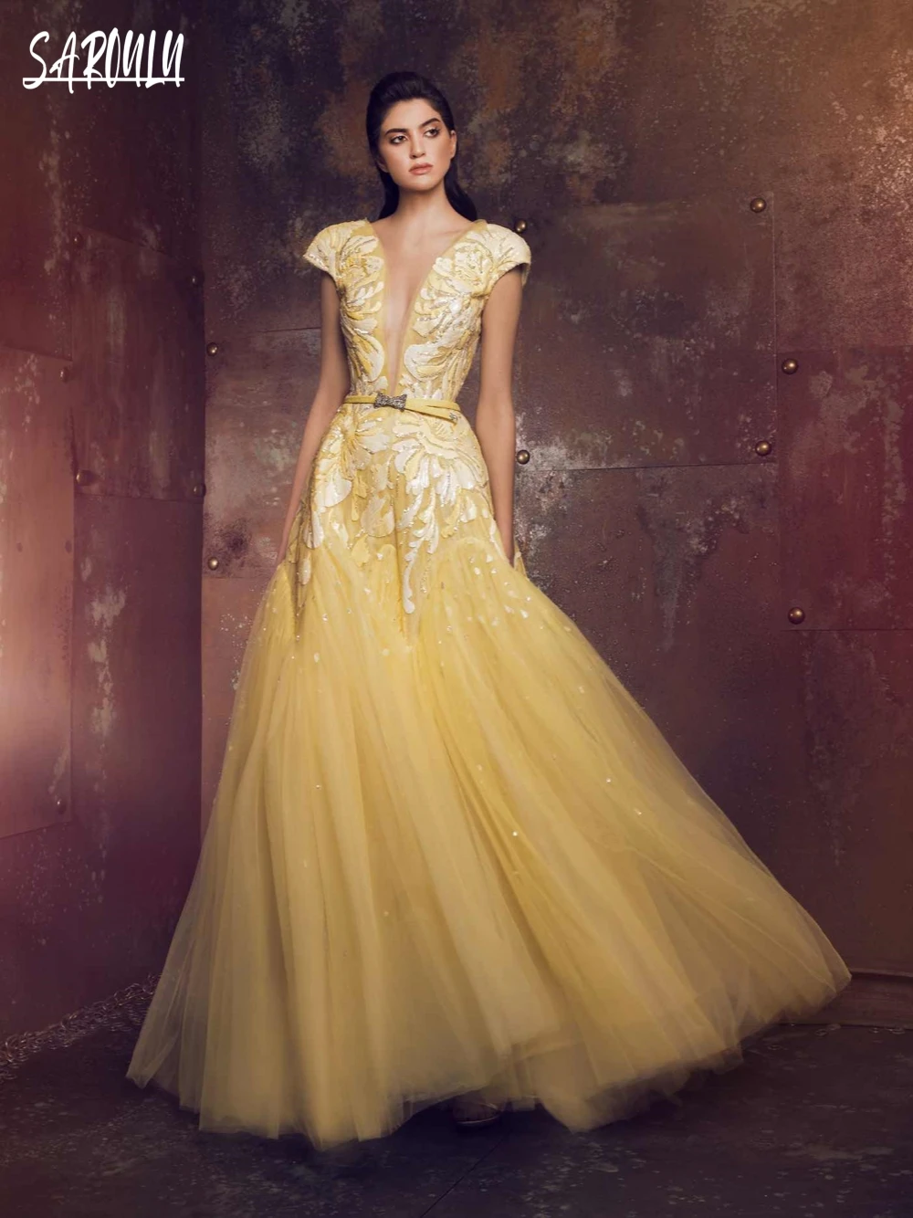 

Vintage Deep V-neck Evening Dress Appliques A-line Bride Robe Classic Floor-length Bridal Dresses Vestidos De Novia