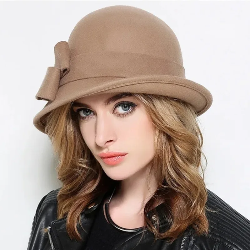 أغطية الرأس الرسمية للحفلات النسائية أزياء الشتاء غير المتماثلة مع عقدة من الصوف بنسبة 100%