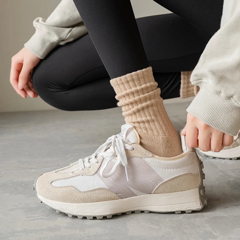 Autumn and Winter Wool Circle Men's and Women's Mid-tube Socks Sports Cotton Socks with Thick Towel Bottom Solid Color Socks