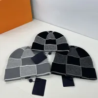 Nouvelle Collection 2025 – Bonnet Tricoté à Carreaux pour Femme – Automne Hiver – Chapeau Chaud et Respirant à Bord Relevé – Style Original et Confortable 2