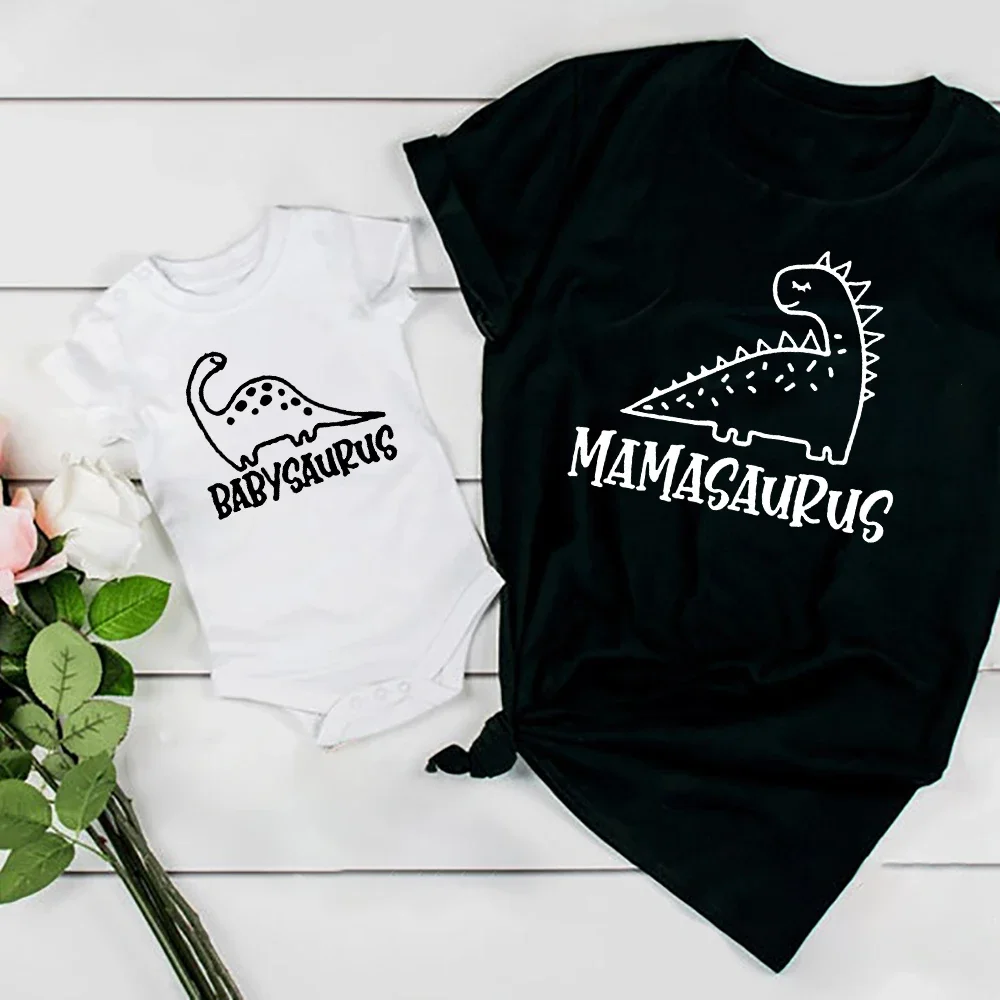 Mamasaurus 반팔 티셔츠 Babysaurus 셔츠 패밀리 매칭 티셔츠 엄마와  매칭 셔츠 선물 티셔츠 공룡 탑
