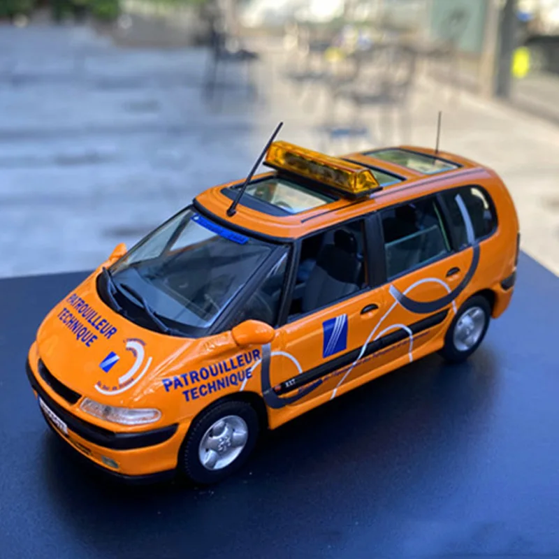 

UH Diecast Alloy 1:43 Scale Espace III DDE-2001 Car Model Classic Adult Toy Collection Static Display Ornament Gift Souvenir