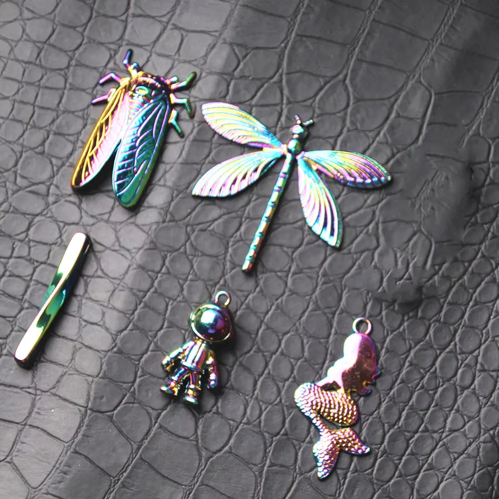

Cross-Border Colorful Hip-Hop Dragonfly Insect Astronaut Mermaid Alloy Pendant Wild Personality Necklace Accessories Wholesale