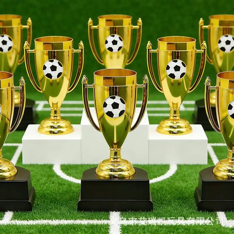 새로운 1Pcs 창의적인 경쟁 특별 트로피 스포츠 이벤트를 위한 미니 축구 트로피 생일 파티 어린이 파티 필러 선물