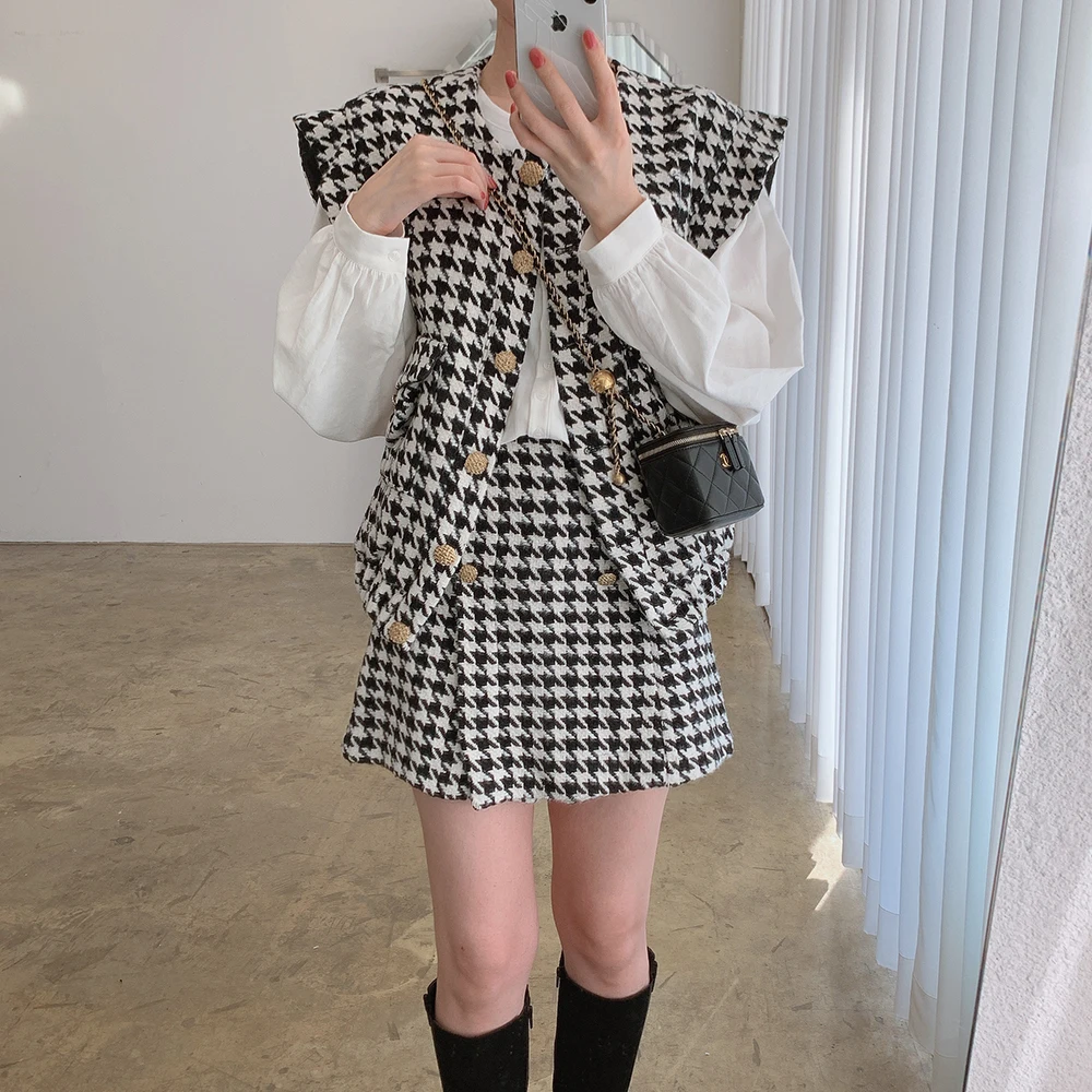 

Spot chic shirts plover suit