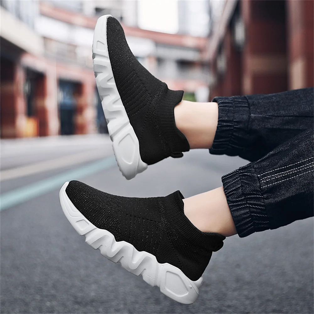 Рисунок 3 - Кроссовки для мальчиков и девочек