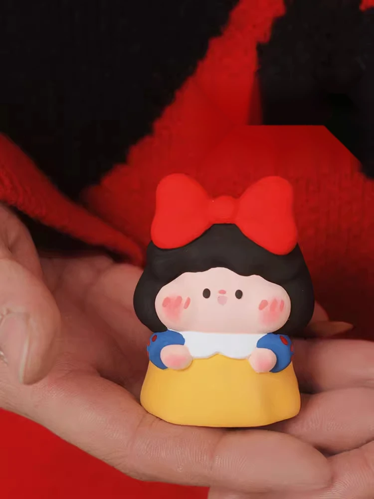 Snow White Aromatherapy Center Console Car Interior Decoration Girl Enlarged Fragrance Stone_voghion.com