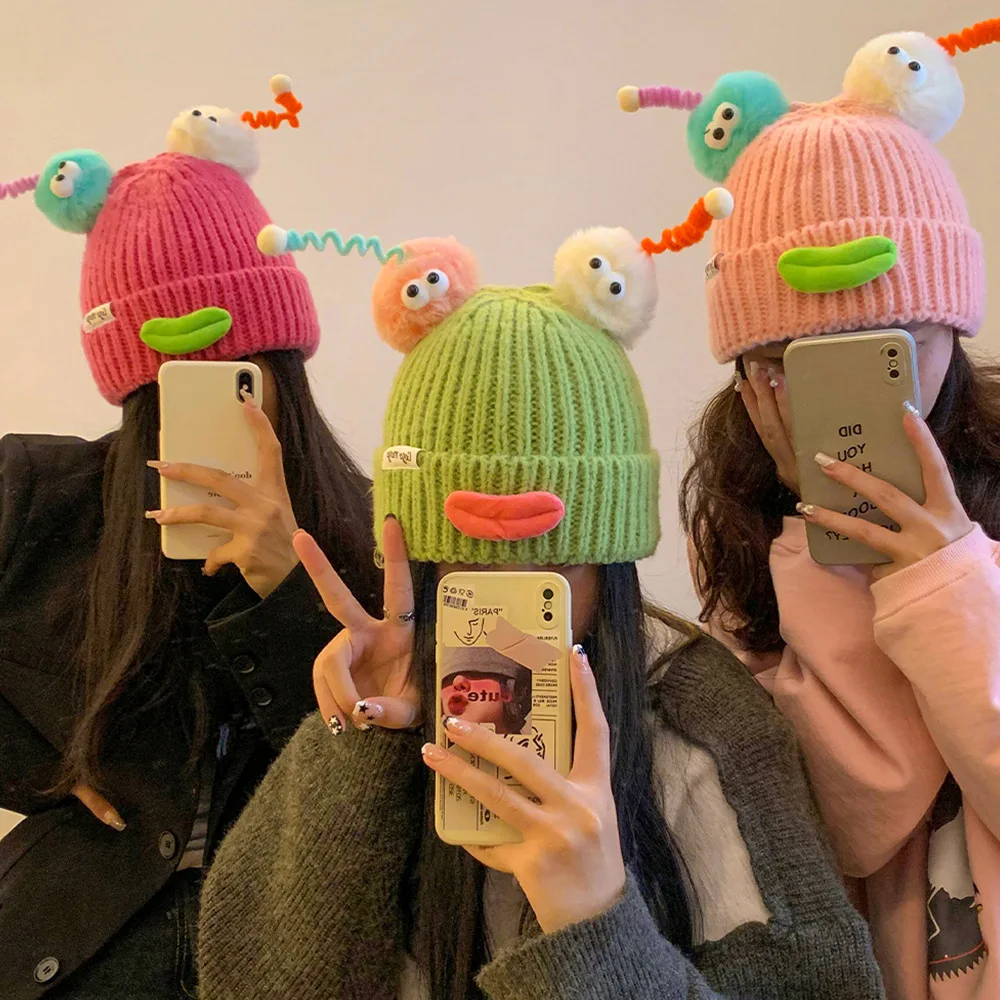 Korean version Funny Stupid Cute Beanie For Women Winter Kpop 3D Month Full Lips Warm Knitted Hat Fashion Student Skullies Cap
